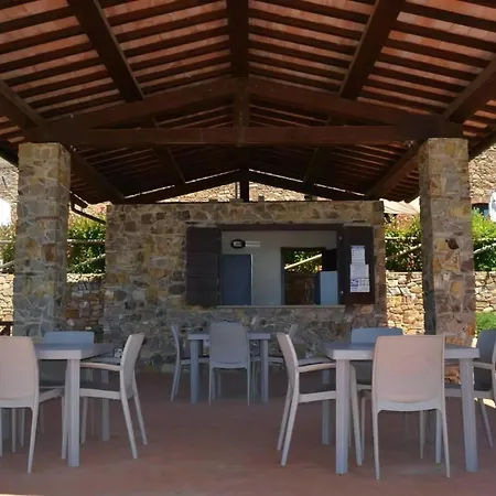 Superior Mit 2 Schlafzimmern Und Garten Campiglia Marittima