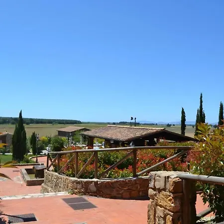 Superior Mit 2 Schlafzimmern Und Garten Campiglia Marittima